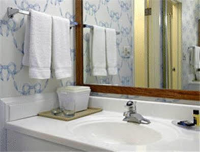 Travelodge By Wyndham Bakersfield